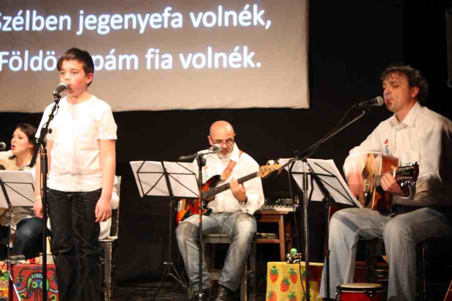 Regélő - rendhagyó irodalom óra Weöres Sándor gyermekverseiből